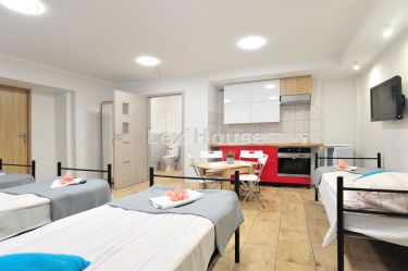 Sprzedam działający hostel.