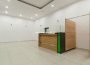 Frontowy lokal do wynajęcia – 77m2 Kraków miniaturka 1