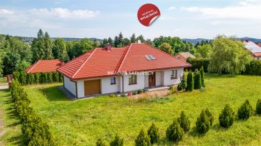 Nowoczesny dom parterowy w Łapanowie