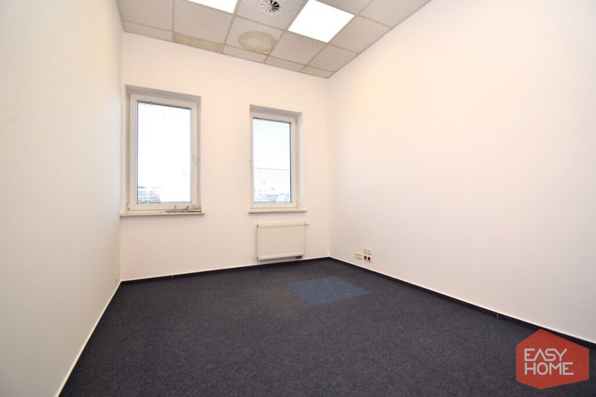 Lokal 90 m2, podzielony na 7 biur, klima., parking miniaturka 9