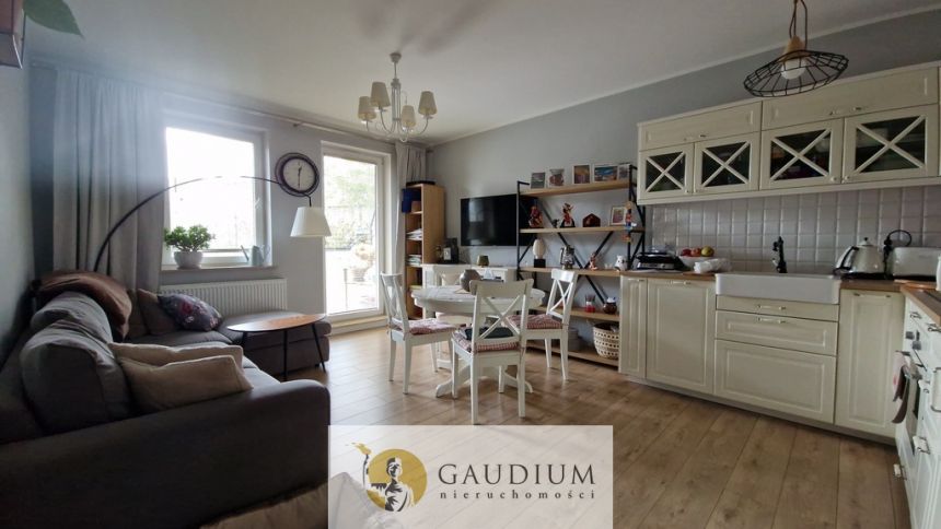 Duże, nowoczesne mieszkanie nad Wisłą, 66,38 m² miniaturka 4