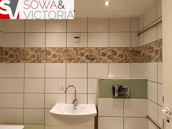 Baza wypadowa w Góry Sowie, ok 800 m od stacji PKP miniaturka 6