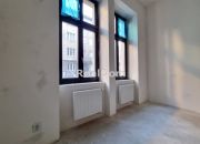 Kawalerka w centrum w stanie deweloperskim miniaturka 3
