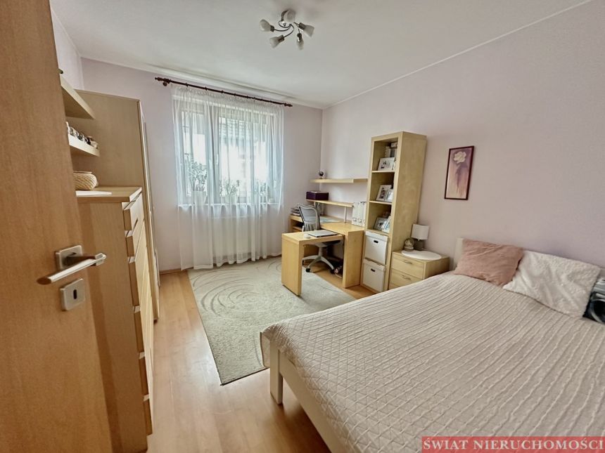 Balkon (10 mkw), łazienka z oknem (7 mkw), garaż miniaturka 3