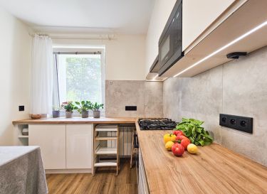 Przy Parku Kościuszki, z balkonem, wśród zieleni