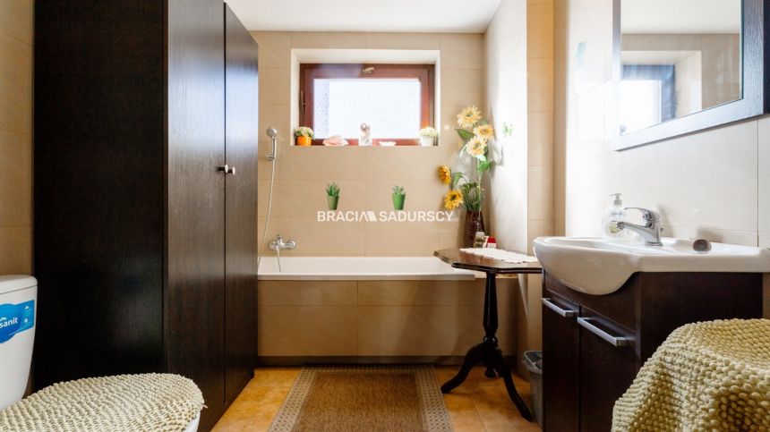 Duży dom z garażem. Wieliczka. Na wyłączność. miniaturka 20