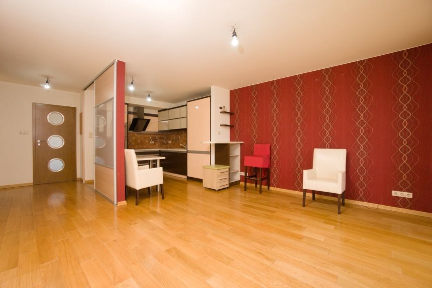 Cztery Pory Roku - apartament 61 m2 + garaż miniaturka 3