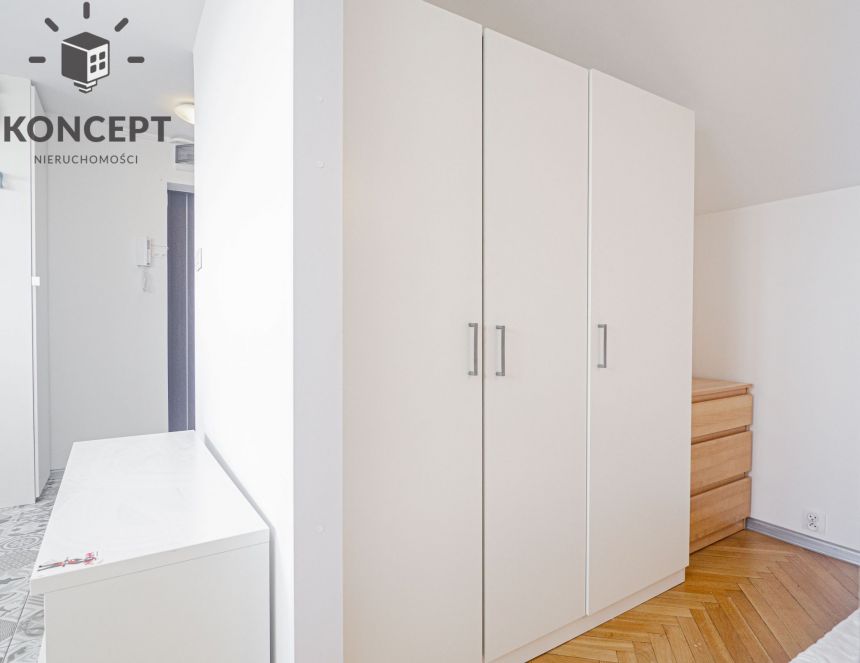 Kawalerka w ścisłym centrum – pl. Nowy Targ miniaturka 6