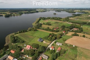 Działka blisko jeziora w Szczecinowie, Mazury