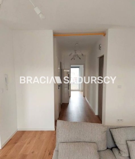 KAWALERKA OSOBNA KUCHNIA BALKON PRĄDNIK CZERWONY miniaturka 12