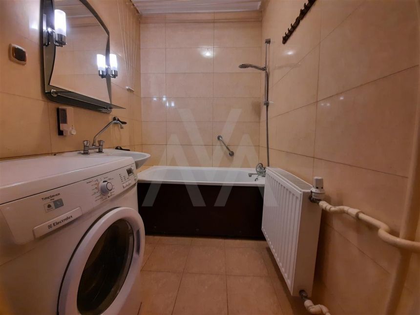 Trzy Pokoje, Garderoba  77m2,  + Piwnic 8m2 miniaturka 7