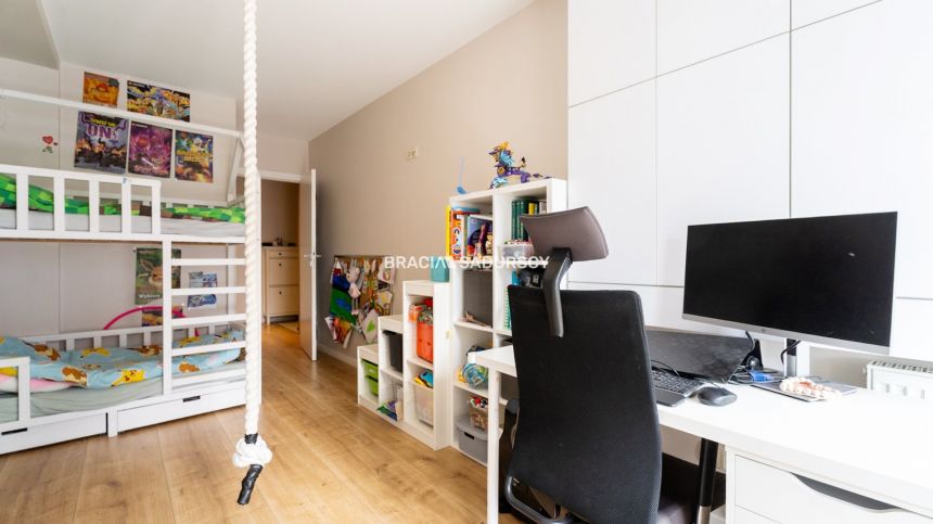 3 pokoje, dwa balkony, po remoncie miniaturka 29