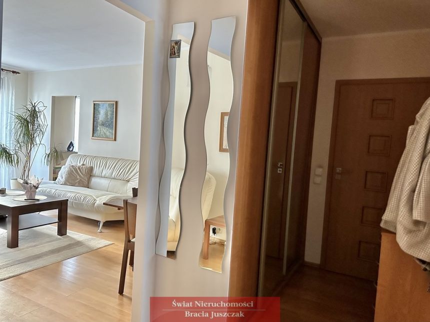 Balkon (10 mkw), łazienka z oknem (7 mkw), garaż miniaturka 8
