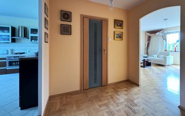 Zadbane mieszkanie z możliwością wydzielenia DWÓCH mieszkań  -PLUS GARAŻ
