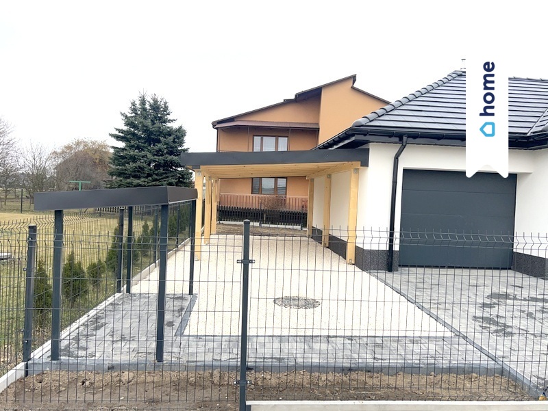 Dom wolnostojący - garaż oraz wiata. duża działka miniaturka 6