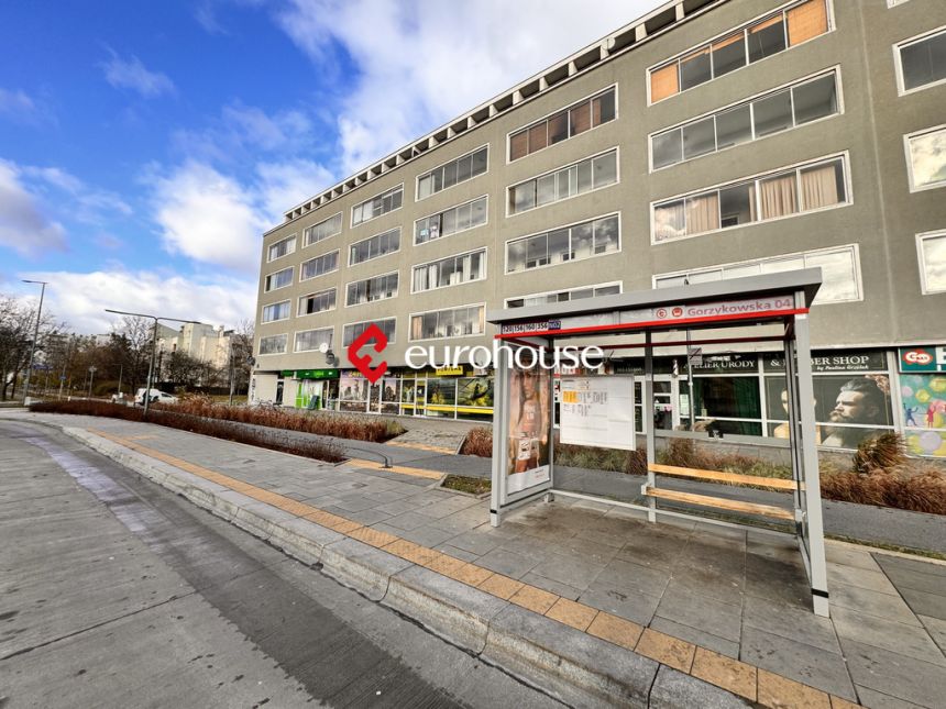 Narożny lokal na wynajem 64,67m2 miniaturka 4