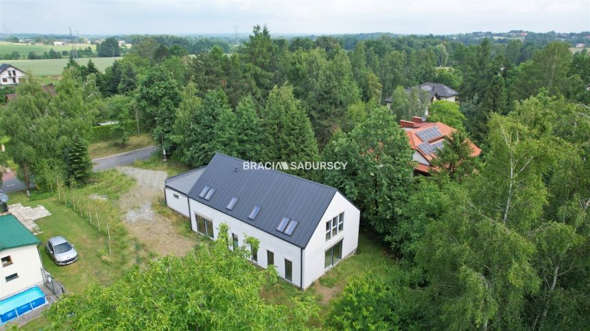 Dom jednorodzinny z basenem miniaturka 25