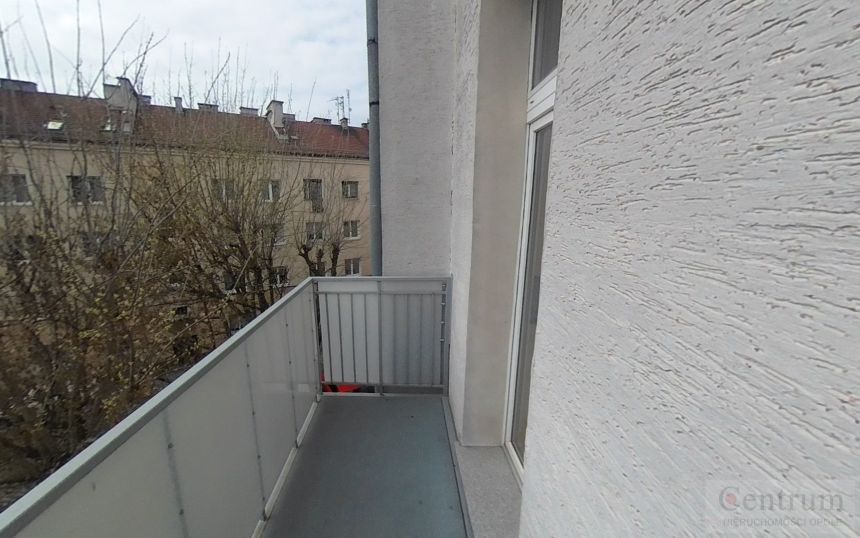 Przestronne, wygodne, reprezentacyjne z balkonem miniaturka 18