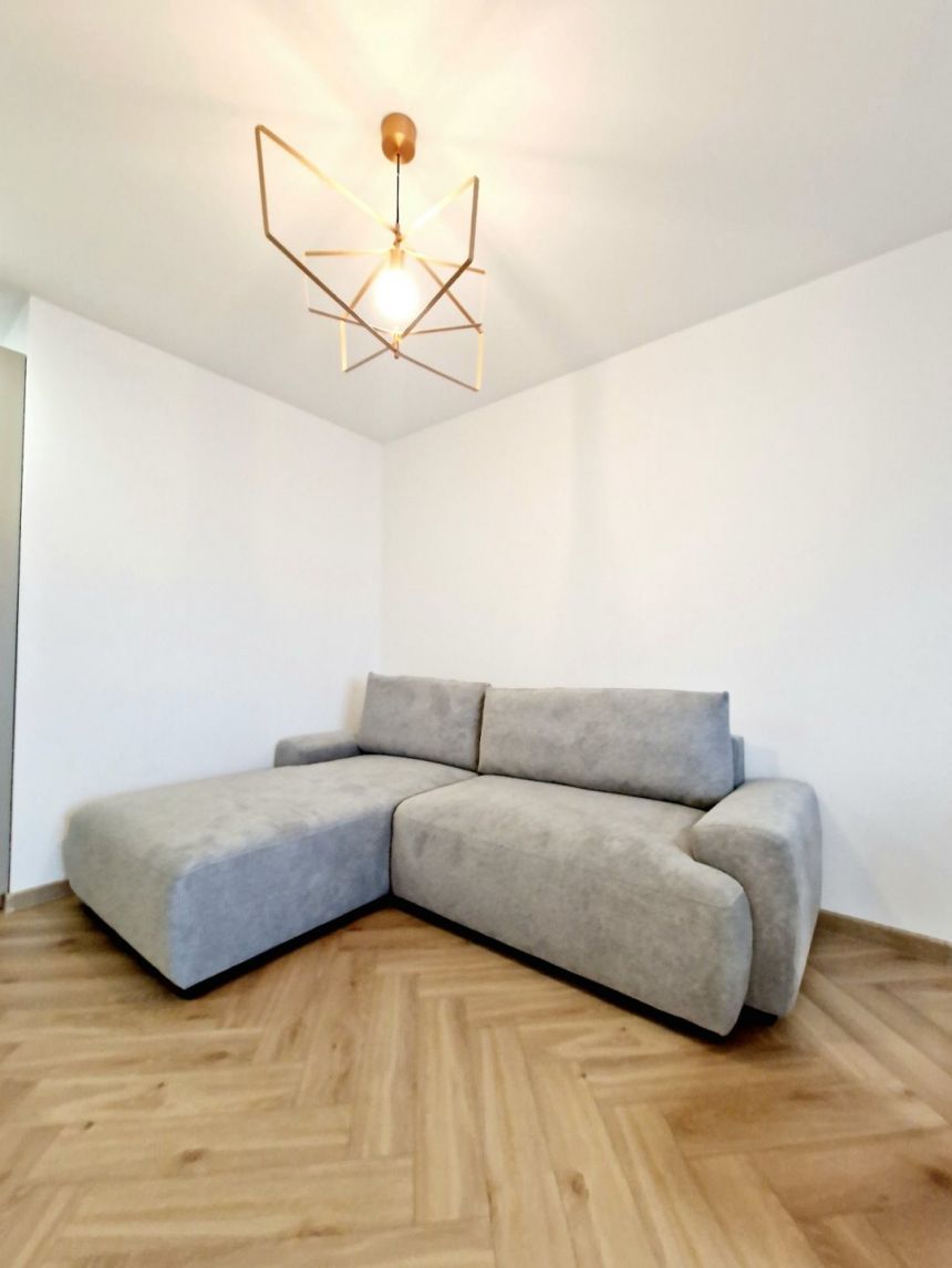 DĄBIE- 2 POKOJE - TARAS - GARAŻ - 40 M2 - 6 PIĘTRO miniaturka 4