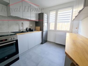 Przestronne, b. ładne, rozkładowe 3 pok z balkonem.