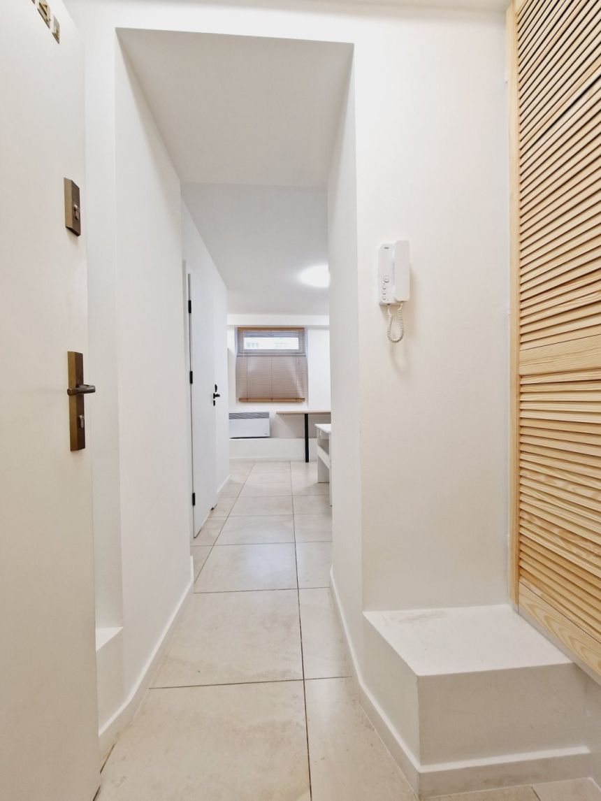 STUDIO - 20 M2 - NOWO WYKOŃCZONE - SUTERENA miniaturka 10