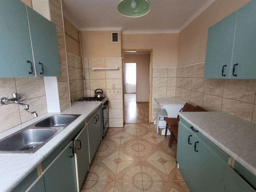 2 pokoje, widna kuchnia, II piętro, balkon ul.Hoża miniaturka 7