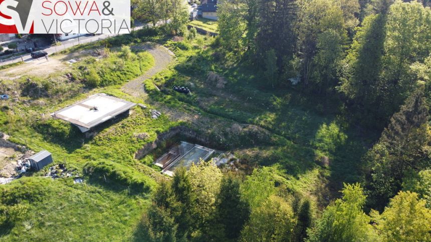 Działka z rozpoczętą budową z widokiem na góry miniaturka 10