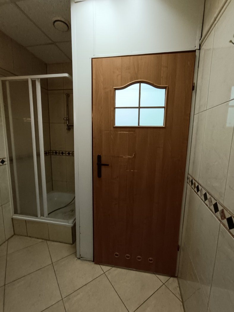 Lokal około 70m2, parter, czarnów miniaturka 4