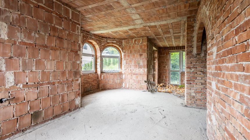 Dom wolnostojący na 7 arowej w Myślenicach miniaturka 13