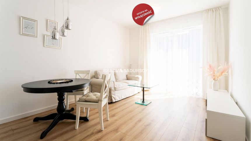 2 pok 40m2 z balkonem i tarasem na dachu budynku - zdjęcie 1