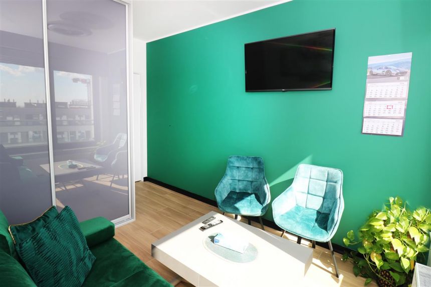 Wygodny apartament z widokiem na panoramę Gdyni miniaturka 9