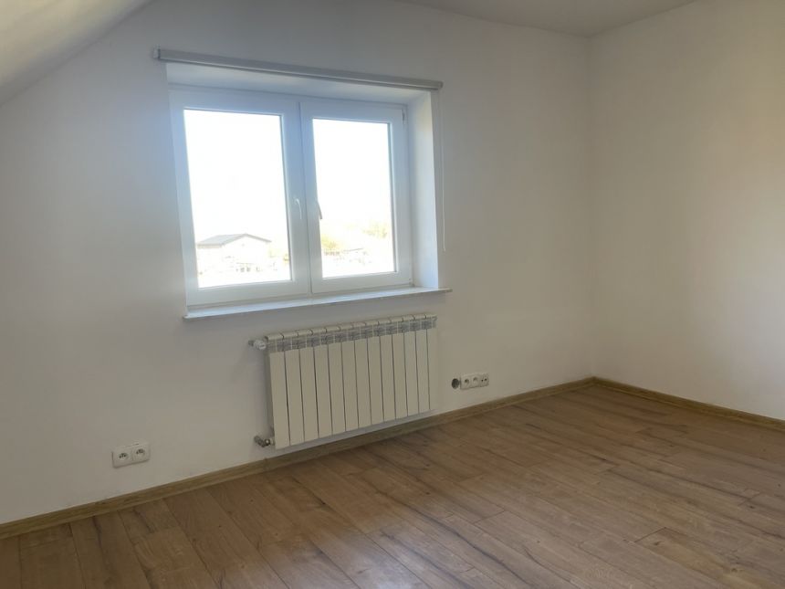 Dom wolnostojący, dwulokalowy z 2 garażami. miniaturka 8