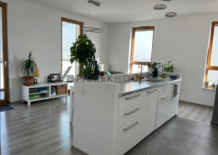 3-pokojowe mieszkanie na Woli - zdjęcie 1