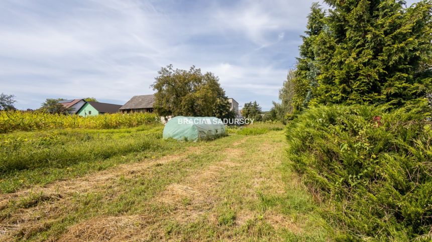 Inwestycja, duża działka z domem, inne budynki miniaturka 16
