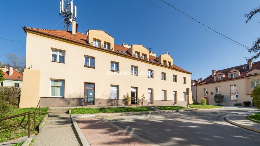 Parter, front, witryna. Dowolna działalność. miniaturka 17