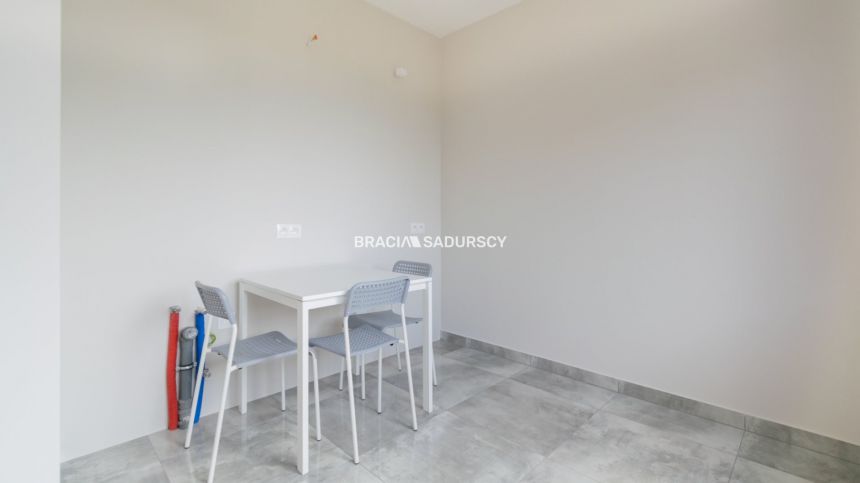 1pok z oddzielną kuchnią/winda/piwnic/balkon/garaż miniaturka 6