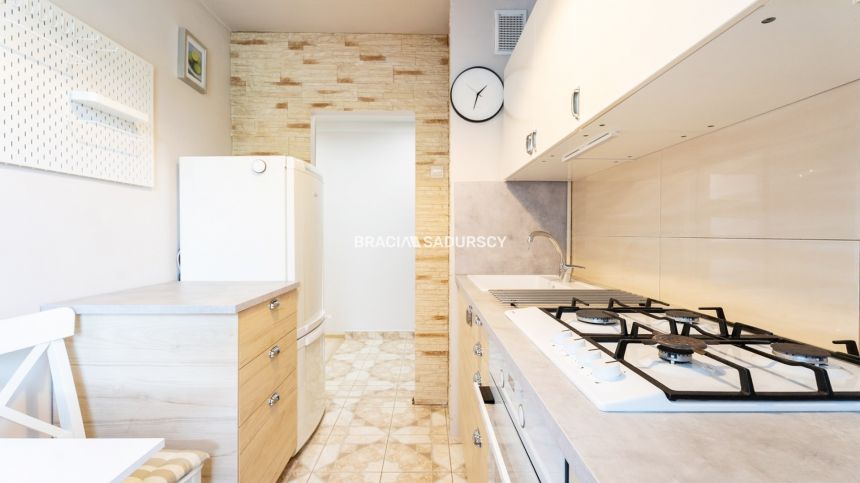 ul.Powstańców – 2 pokoje, osobna kuchnia, balkon miniaturka 9