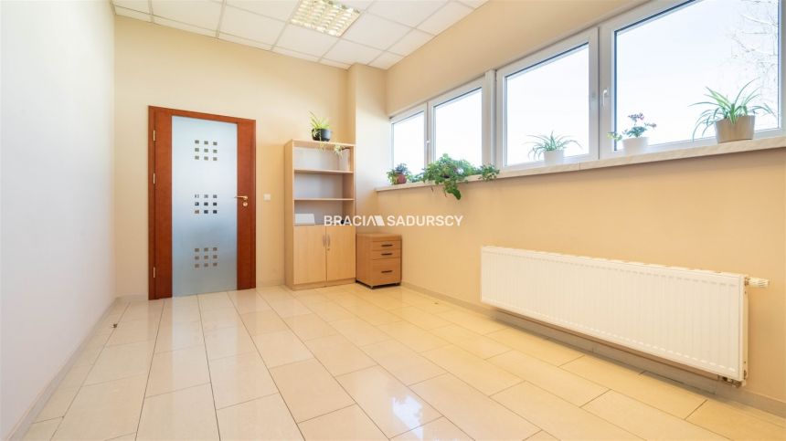 Kraków ul. Zawiła biurowiec z halą miniaturka 31