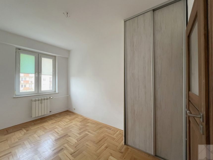 Przestronne 3-pokojowe mieszkanie z loggią miniaturka 15