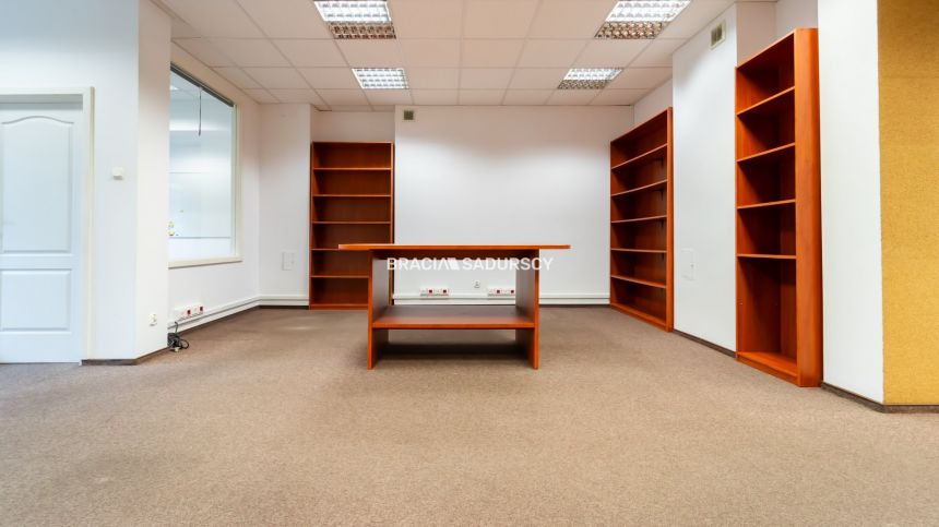 Lokal usługowy w centrum zabudowy mieszkaniowej! miniaturka 17
