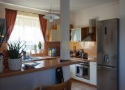 Wolnostojący w pięknym ogrodzie miniaturka 11