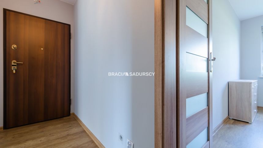 Przestronne mieszkanie z ogródkiem! miniaturka 16