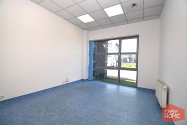 30 m2 - 2 lub 3 lokale biurowe, klima., parking