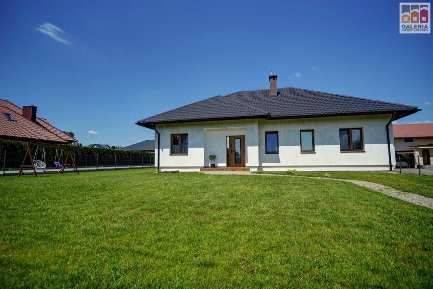 Nowy, parterowy dom na dużej działce-Lutoryż - zdjęcie 1