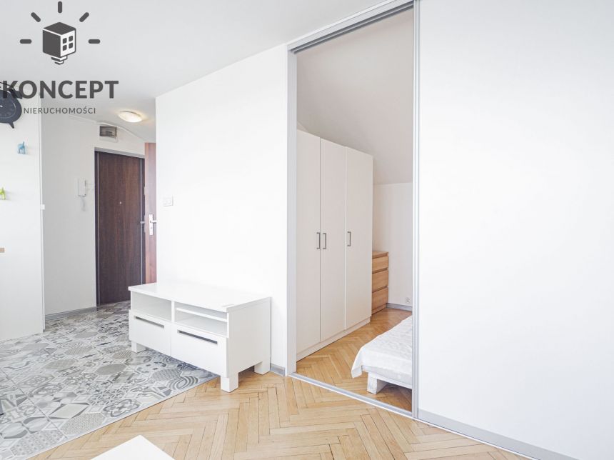 Kawalerka w ścisłym centrum – pl. Nowy Targ miniaturka 4