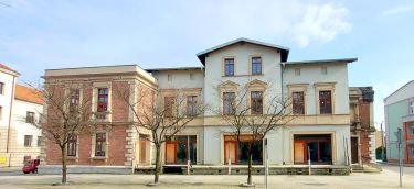 Budynek handlowo-usługowy w ścisłym Centrum