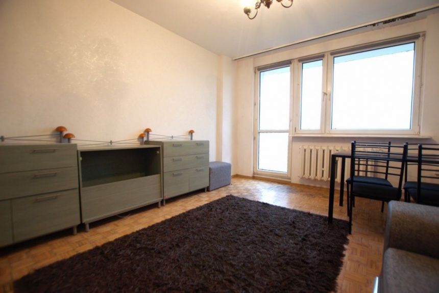 3 pokoje, osobna kuchnia, balkon, winda miniaturka 2