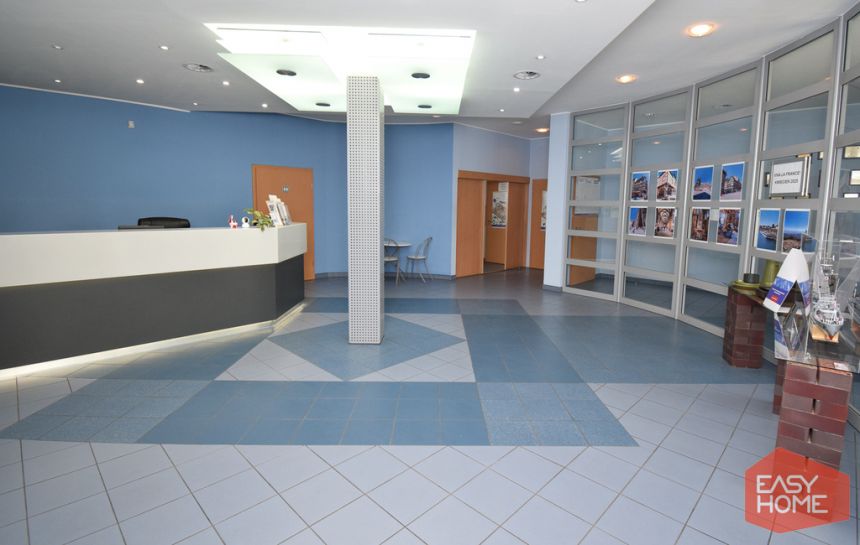 Lokal 90 m2, podzielony na 7 biur, klima., parking miniaturka 15