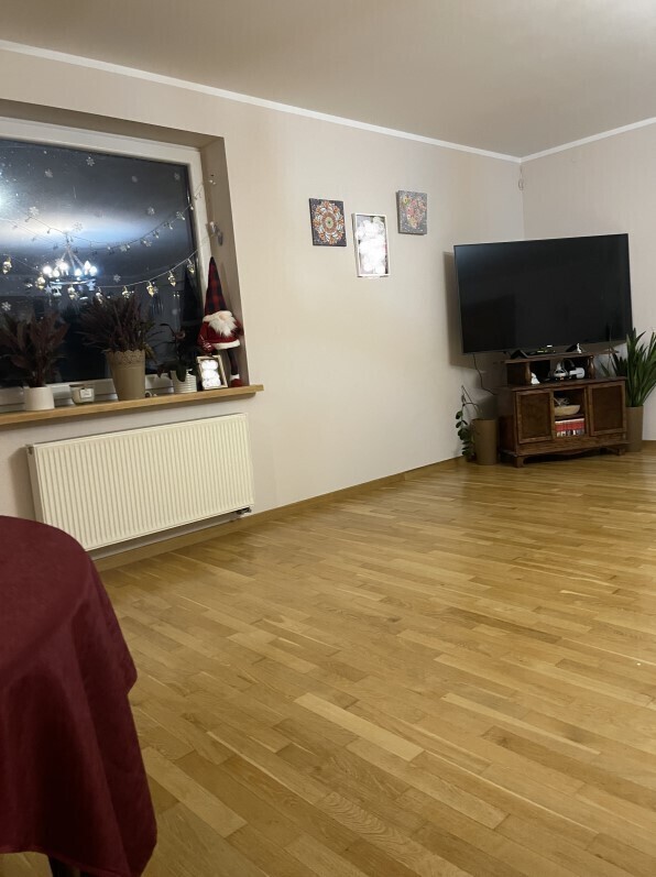 Komfortowy dom z ogrodem i garażem. miniaturka 8
