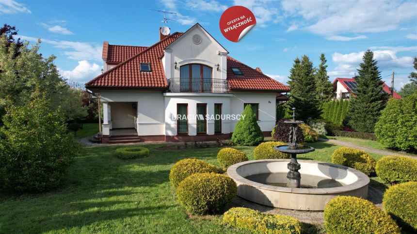 Gustowny dom rezydencyjny - zdjęcie 1